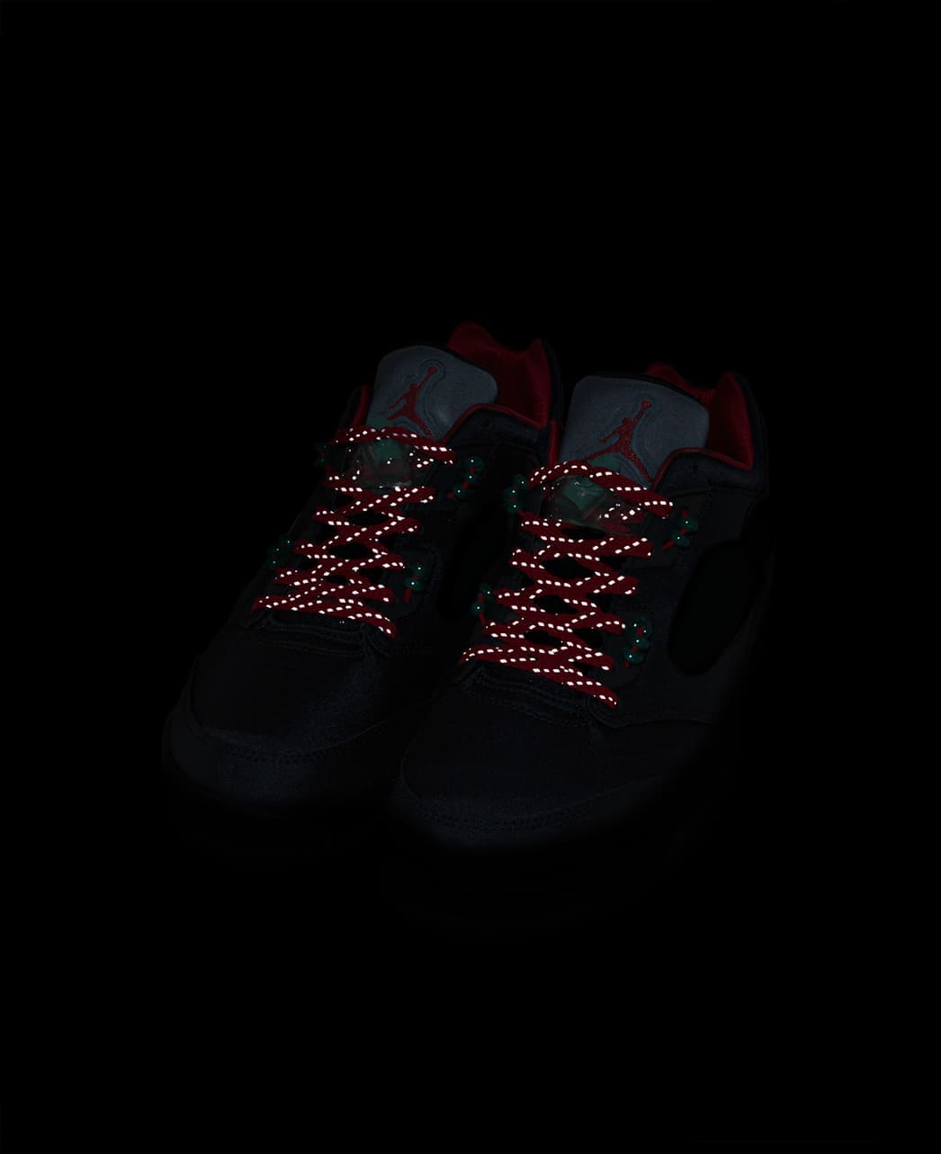03-14apr_clot_jordan_jade5low_reflective_2048x2048-1